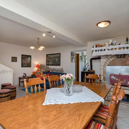 Dom wakacyjny House Rita *